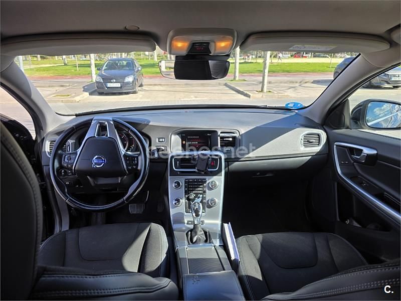 Usado Volvo V60 285 CV (209 kW) 2015 Negro Familiar