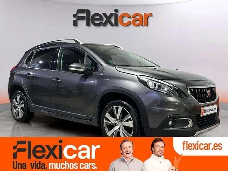 Usado Peugeot 2008 Allure 120 CV (88 kW) 2019 Gris SUV