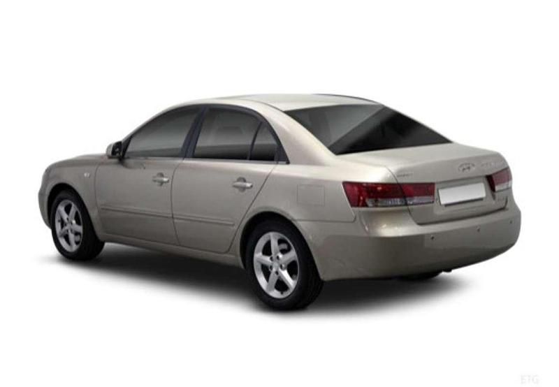 Usado Hyundai Sonata Comfort 140 CV (102 kW) 2008 Negro Berlina