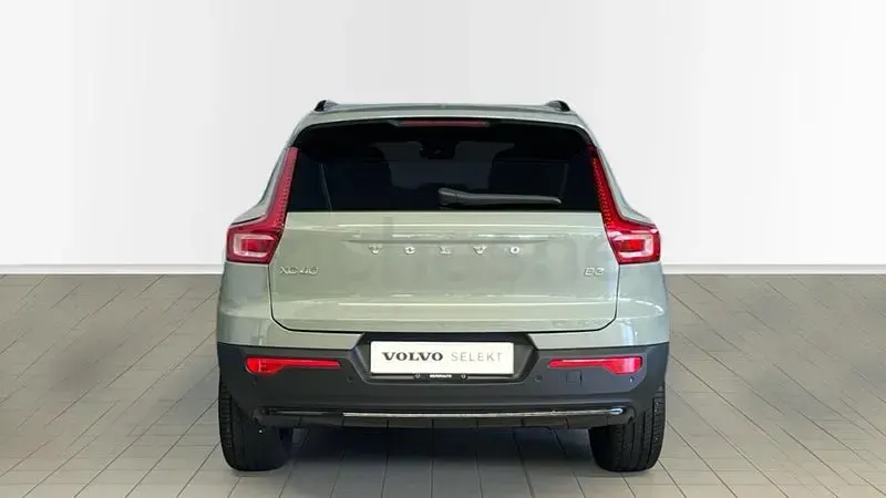 Usado Volvo XC40 Plus 163 CV (119 kW) 2025 Verde SUV