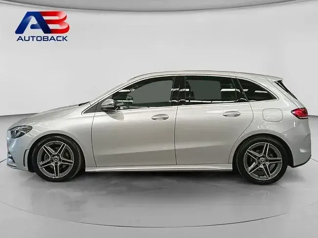 Usado Mercedes B180 116 CV (85 kW) 2022 Gris Utilitario