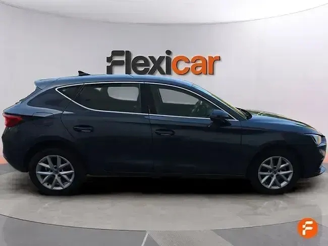 Usado Seat Leon Style 115 CV (84 kW) 2024 Gris Berlina