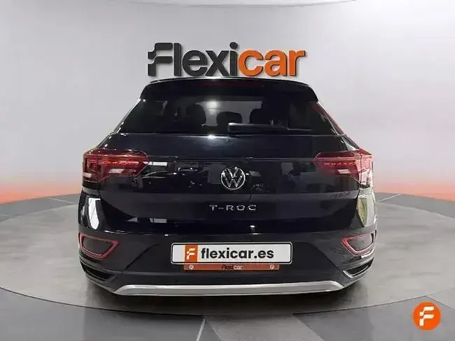 Usado VW T-Roc 110 CV (80 kW) 2023 Negro SUV