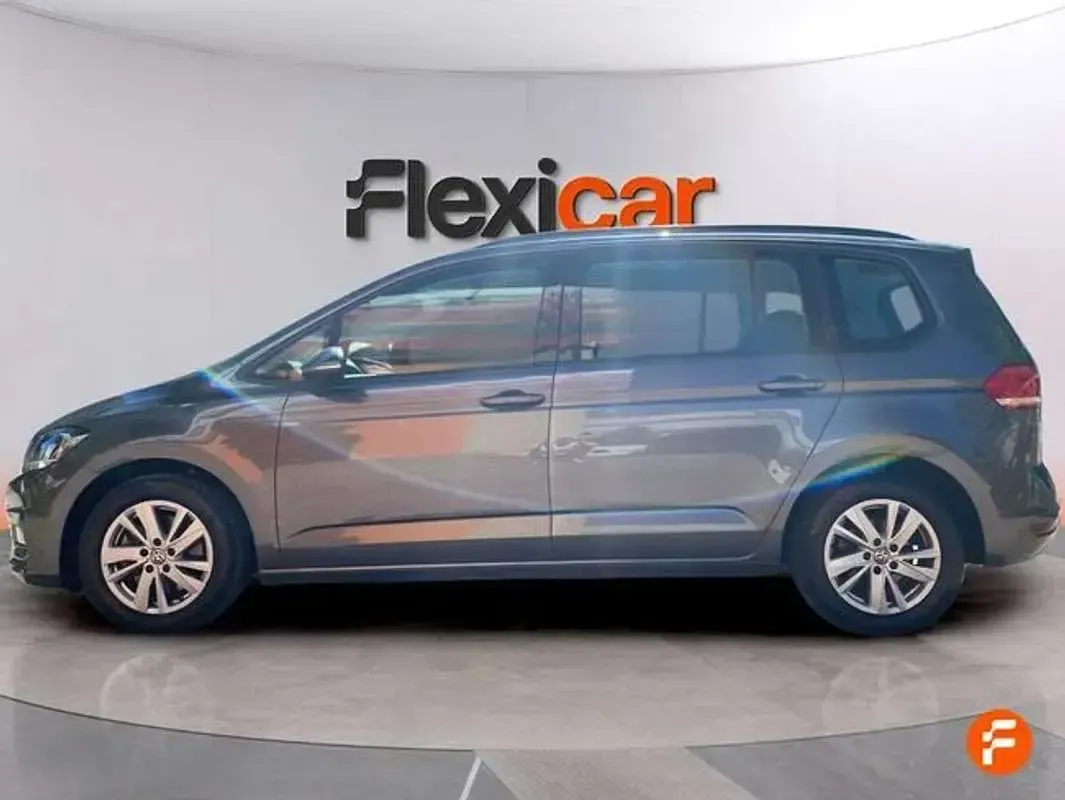 Usado VW Touran Business 116 CV (85 kW) 2020 Gris Monovolumen