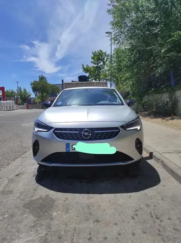 Usado Opel Corsa-e Elegance 100 kW (136 CV) 2023 Gris Utilitario