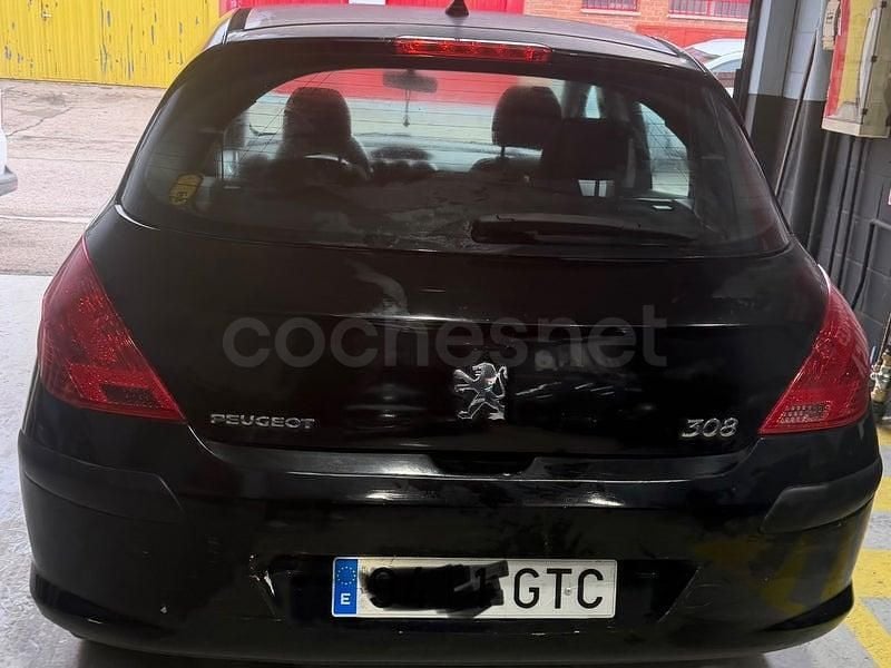 Usado Peugeot 308 120 CV (88 kW) 2010 Negro Berlina