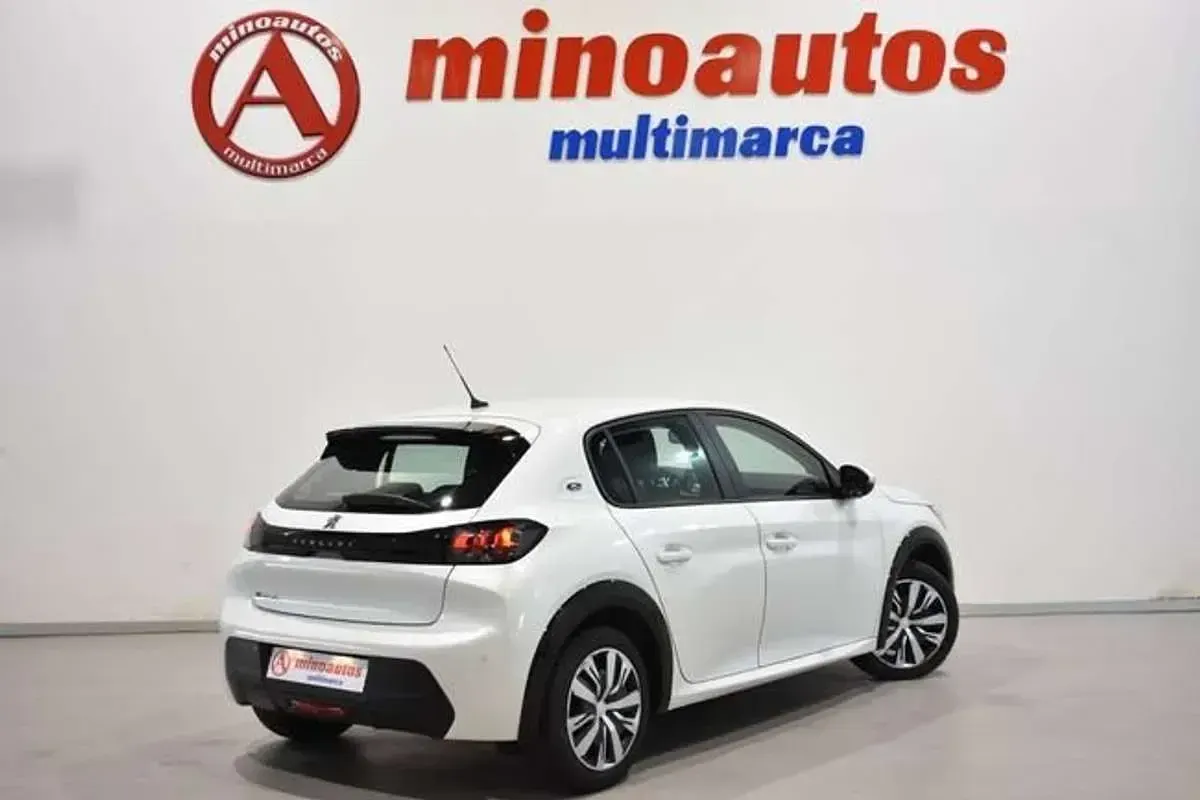 Usado Peugeot e-208 100 kW (136 CV) 2020 Blanco Utilitario