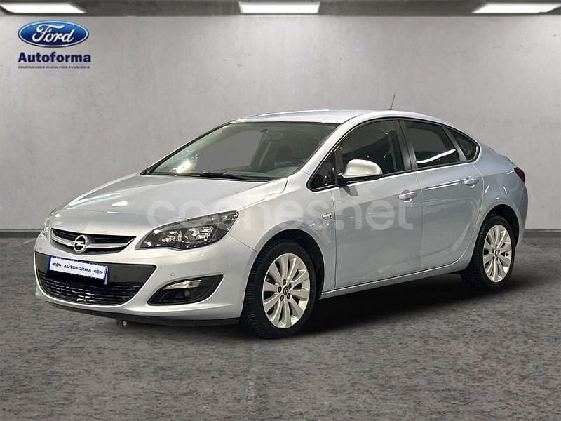 Gris / plata Usado 2016 Opel Astra Elegance Berlina | 10.900 € (Precio justo) - Imagen 1/4