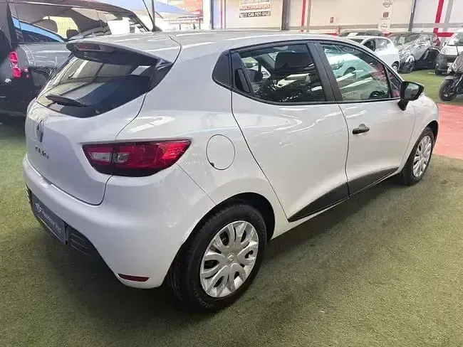 Usado Renault Clio IV Business 75 CV (55 kW) 2018 Blanco Berlina