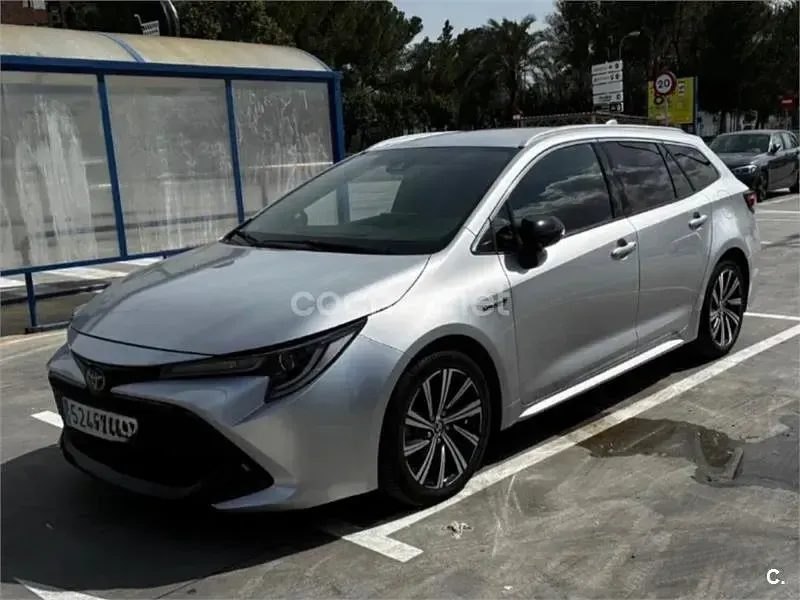 Usado Toyota Corolla Sport 180 CV (132 kW) 2021 Blanco Familiar