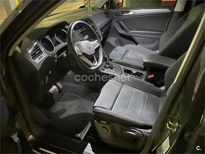 Usado VW Tiguan Life 150 CV (110 kW) 2022 Gris / plata SUV