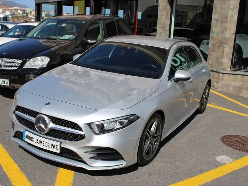 Usado Mercedes A200 163 CV (119 kW) 2022 Gris / plata Berlina
