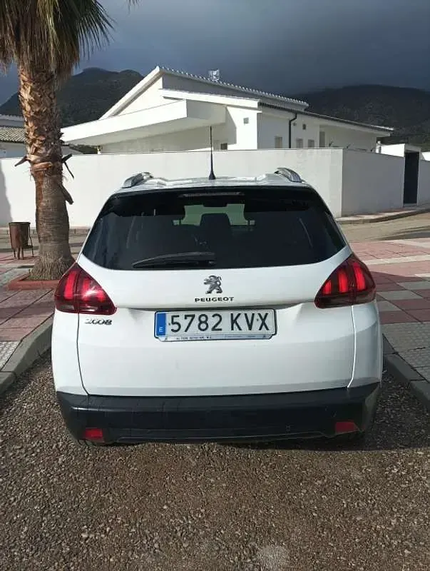Usado Peugeot 2008 GT-line 99 CV (72 kW) 2019 SUV