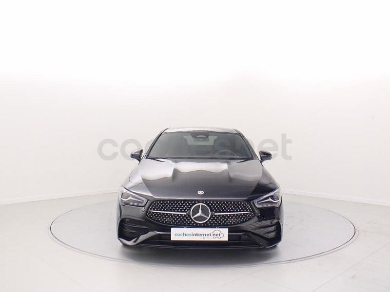 Usado Mercedes CLA200 AMG line 150 CV (110 kW) 2025 Negro cosmos Berlina