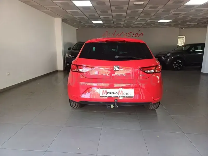 Usado Seat Leon CONNECT 110 CV (80 kW) 2016 Granate Berlina