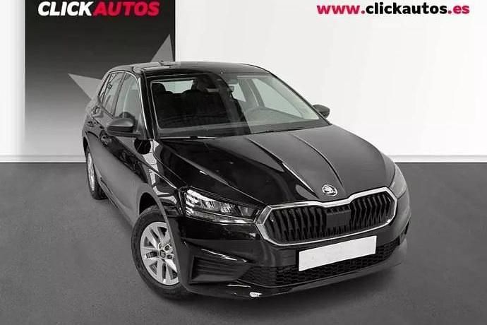 Usado Skoda Fabia Essence 95 CV (69 kW) 2025 Plata