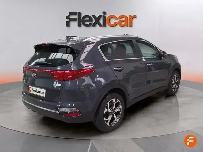 Usado Kia Sportage 115 CV (84 kW) 2021 Gris SUV