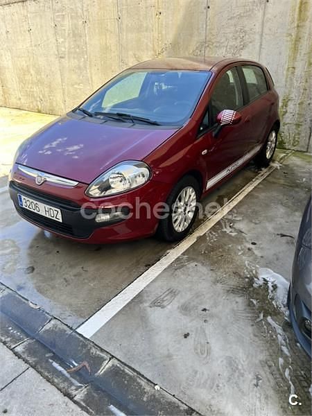Granate Usado 2011 Fiat Punto Evo Dynamic Utilitario | 3500 € (Precio justo) - Imagen 1/4