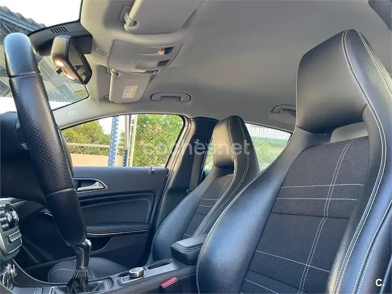 Usado Mercedes GLA200 Style 156 CV (114 kW) 2014 Gris / plata SUV