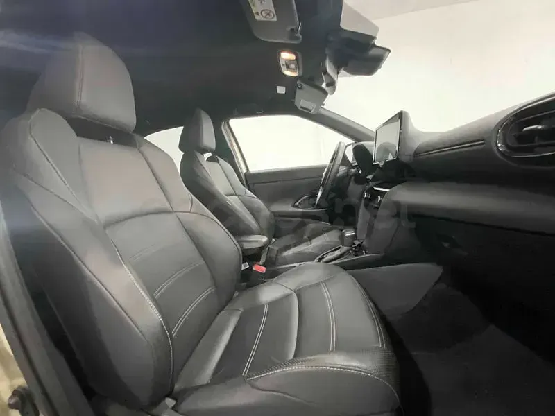 Usado Toyota Yaris Cross Edition 116 CV (85 kW) 2022 Amarillo SUV