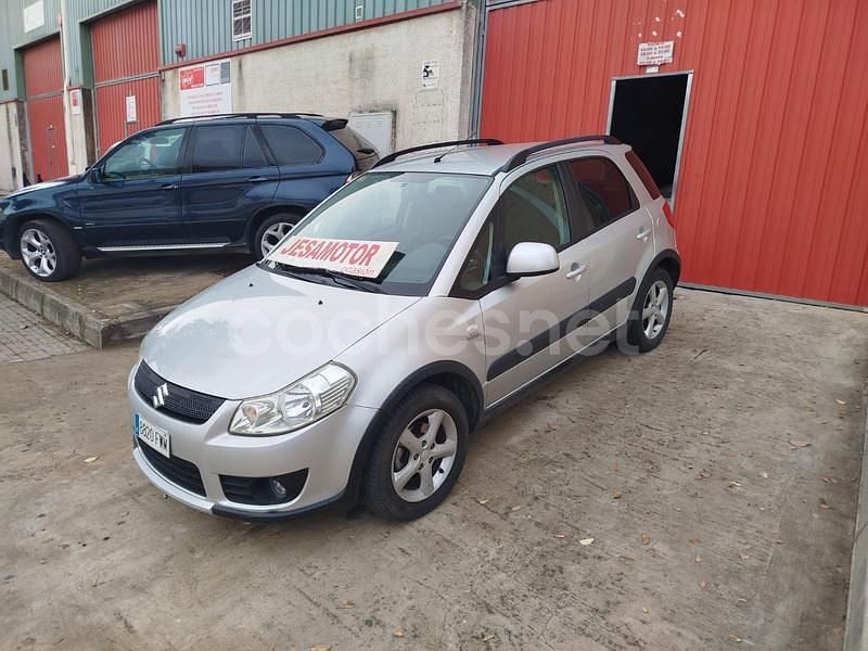 Gris / plata Usado 2008 Suzuki SX4 GL SUV | 5200 € (Precio justo) - Imagen 1/4