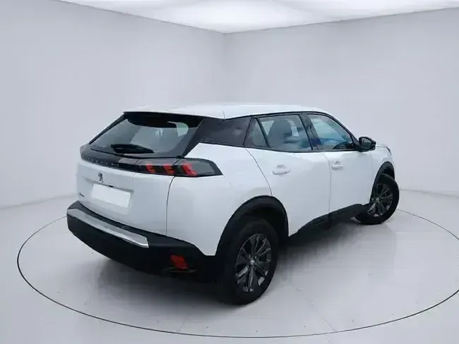 Usado Peugeot 2008 Active 110 CV (80 kW) 2022 Blanco SUV