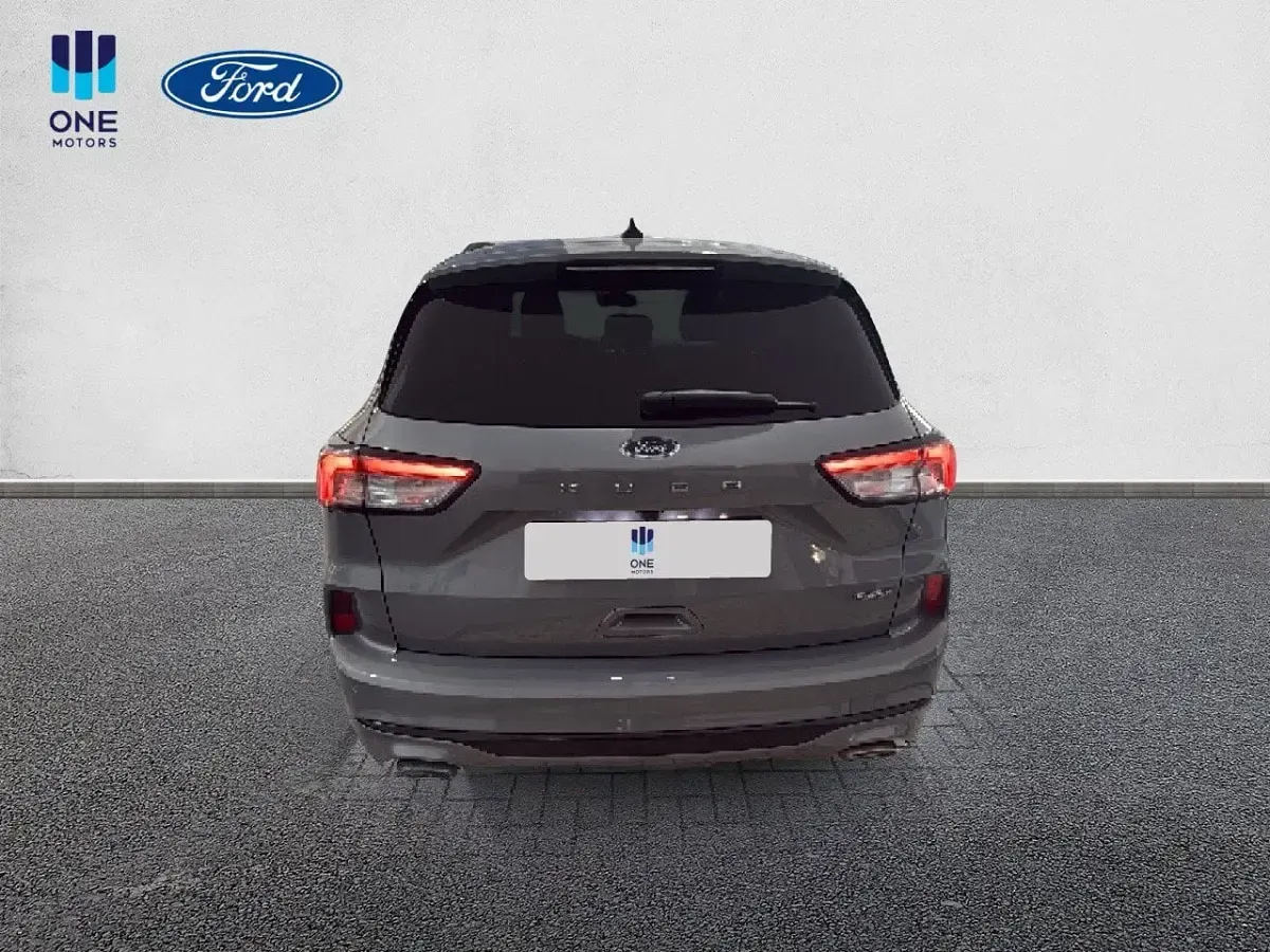 Usado Ford Kuga ST-Line 190 CV (139 kW) 2024 Plata solar (metalizado) SUV