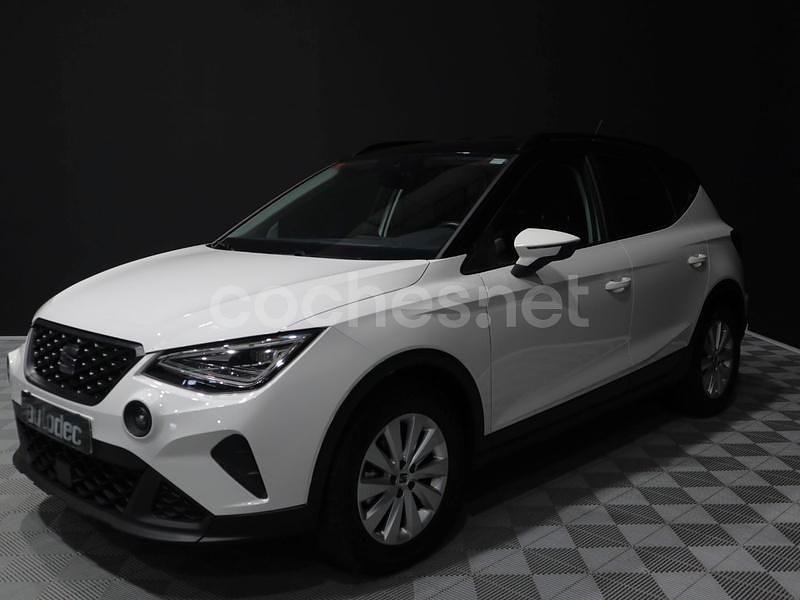 Usado Seat Arona Style 110 CV (80 kW) 2021 Blanco SUV