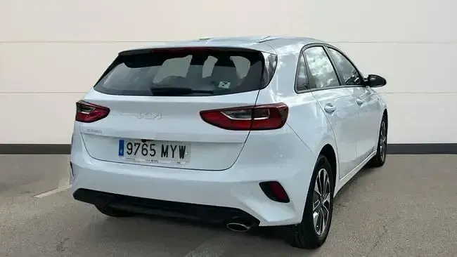 Usado Kia Ceed 100 CV (73 kW) 2025 Blanco Utilitario