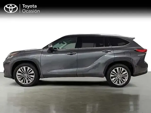 Usado Toyota Highlander Advance 246 CV (180 kW) 2021 Gris / plata SUV