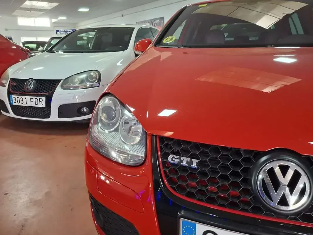 Usado VW Golf IV GTI 200 CV (147 kW) 2005 Rojo Utilitario