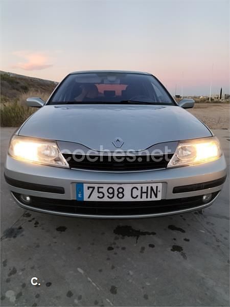 Gris / plata Usado 2003 Renault Laguna II Privilege Berlina | 1100 € (Precio justo) - Imagen 1/4