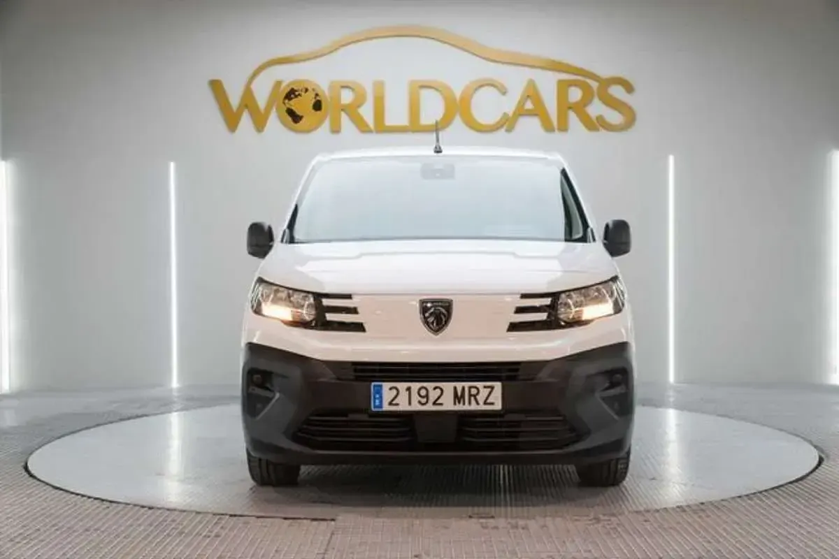 Usado Peugeot Partner 101 CV (74 kW) 2024 Blanco Monovolumen