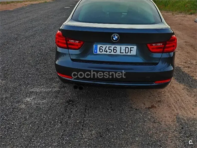 Käytetty BMW 330 258 HP (189 kW) 2017 Harmaa Sedan