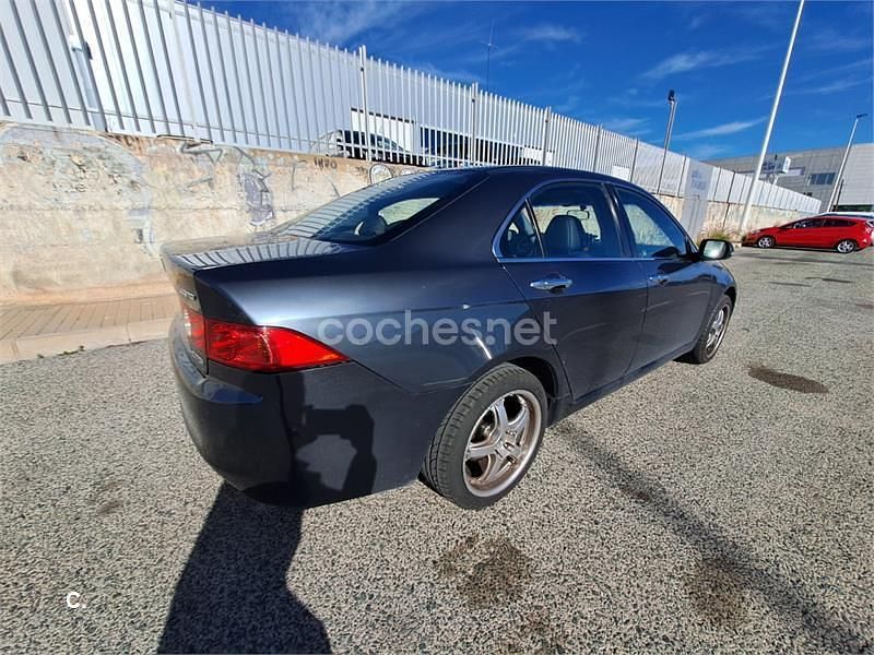 Usado Honda Accord Sport 140 CV (102 kW) 2004 Gris / plata Berlina