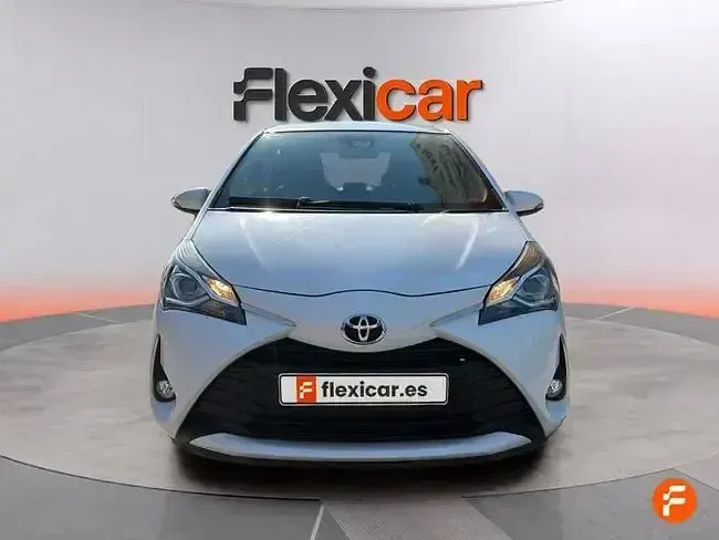 Usado Toyota Yaris Active 69 CV (50 kW) 2019 Blanco