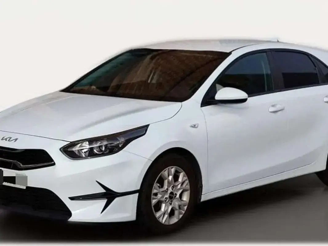 Usado Kia Ceed 120 CV (88 kW) 2023 Blanco Utilitario