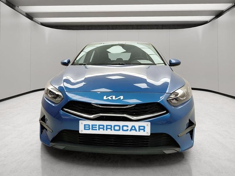 Usado Kia Ceed 120 CV (88 kW) 2024 Azul Utilitario