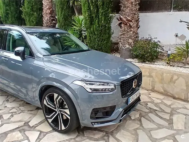 Usado Volvo XC90 Plus 235 CV (172 kW) 2023 Gris / plata SUV
