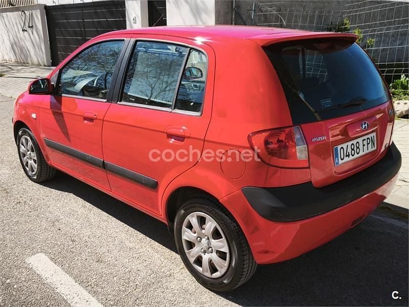 Usado Hyundai Getz 88 CV (64 kW) 2007 Rojo Utilitario