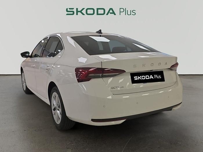 Blanco Nuevo 2025 Skoda Octavia | 36.990 € (Un poco caro) - Imagen 1/4
