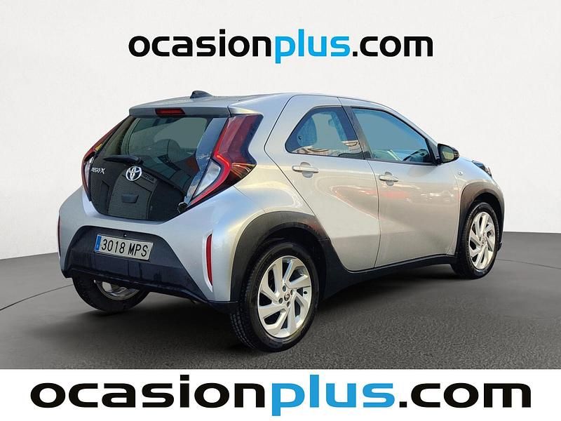 Usado Toyota Aygo X Play 72 CV (52 kW) 2024 Gris SUV