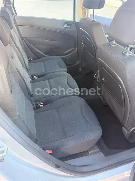 Usado Peugeot 308 SW 120 CV (88 kW) 2009 Gris / plata Familiar
