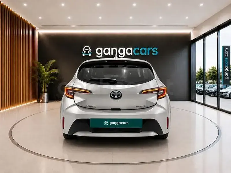 Usado Toyota Corolla Active 122 CV (89 kW) 2022 Gris / plata Berlina