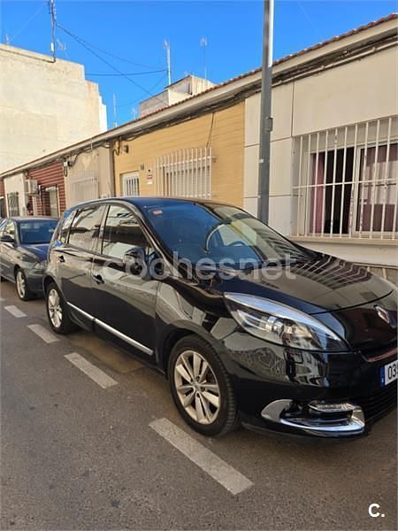 Negro Usado 2012 Renault Scénic III Privilege Monovolumen | 6500 € - Imagen 1/4