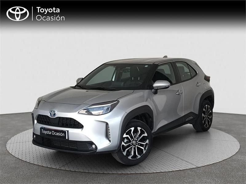 Usado Toyota Yaris Cross Active 116 CV (85 kW) 2022 Gris SUV