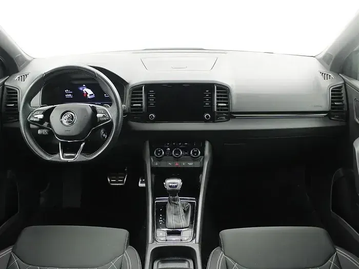 Usado Skoda Karoq SportLine 150 CV (110 kW) 2022 Blanco SUV