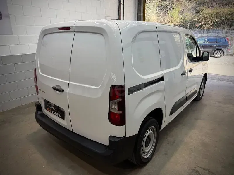Usado Citroën e-Berlingo Live 102 CV (75 kW) 2021 Blanco Monovolumen