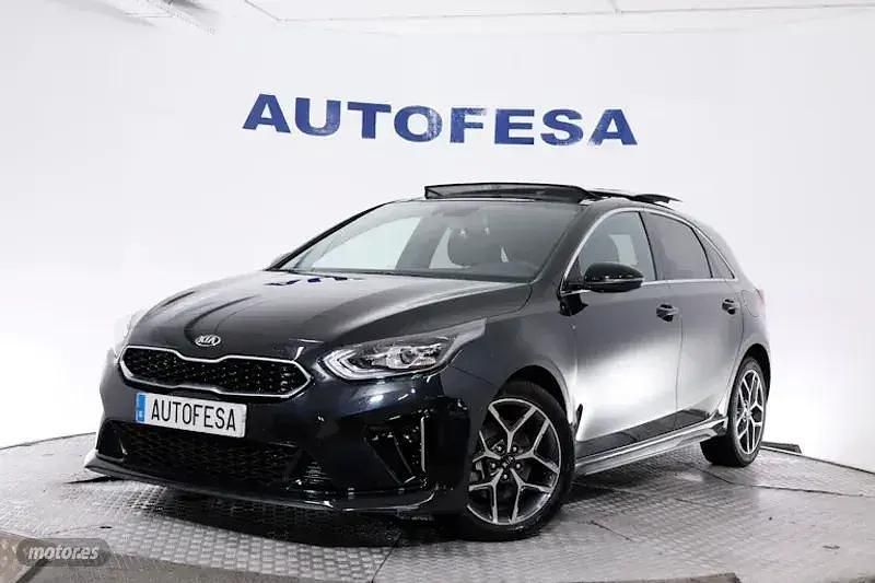 Negro Usado 2022 Kia Ceed GT-Line | 22.650 € (Precio justo) - Imagen 1/4