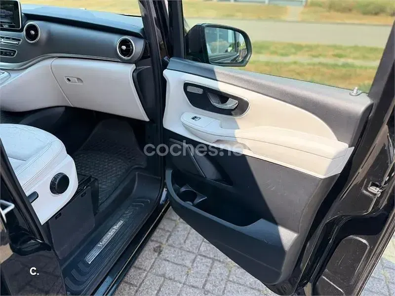Usado Mercedes V220 Avantgarde 163 CV (119 kW) 2018 Negro Monovolumen